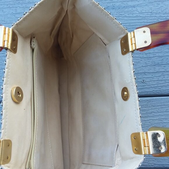 Vintage shimmer chainmail clutch with acrylic handles - Picture 3 of 4